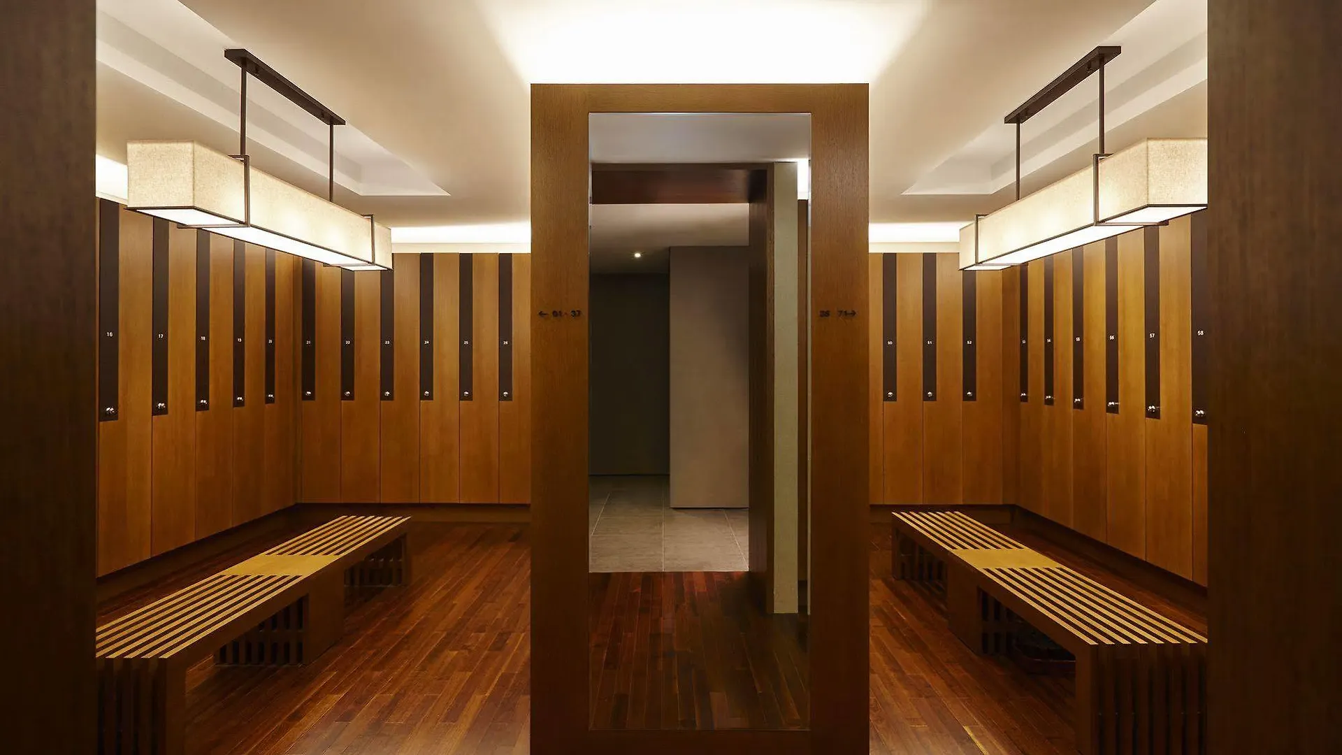 The Annex Hotel 예례동 3*,
